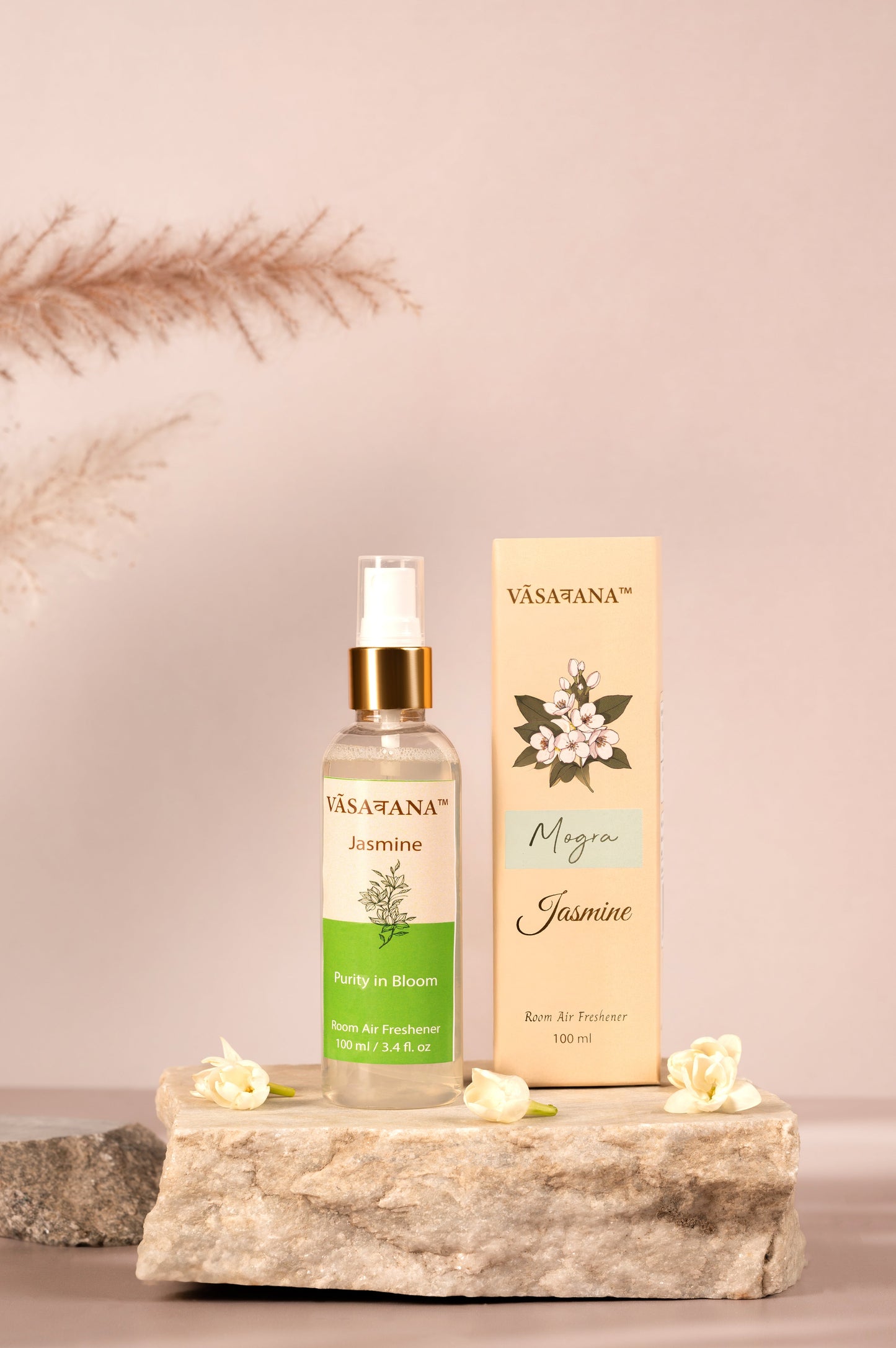 Jasmine Natural Mist Spray by Vāsaवana | 100 ml / 3.3oz | Made with Jasmine, and Ylang Ylang flower extracts | Ideal for meditation and rituals | Non-alcoholic, non-toxic & vegan | Vasavana
